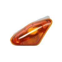 Clignotant avant droit sans marquage de contr&ocirc;le.